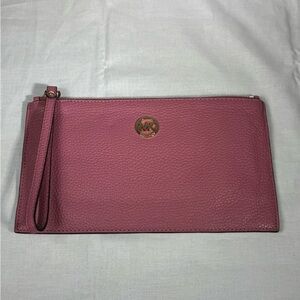 Michael Kors - Fulton Large Zip Clutch Wristlet
